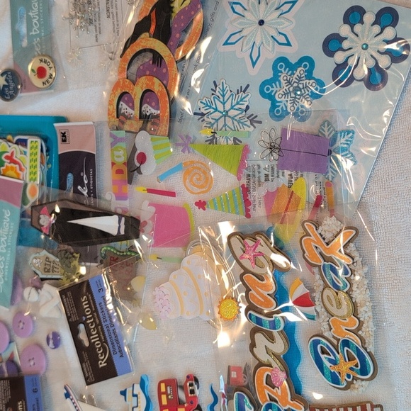 Colorful Scrapbooking Embellishments Set #2 - Picture 5 of 5
